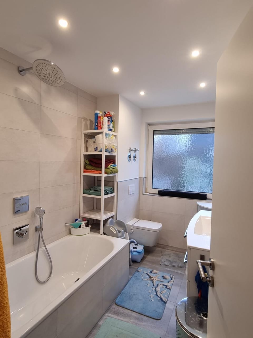Shower, Toilet, Bathroom, Bath