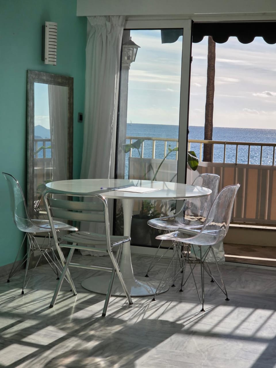 Paradou on the beach, amazing view, 3 beds Apartment in Antibes
