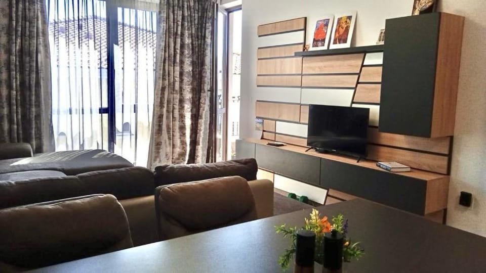 Communal lounge/ TV room, Living room