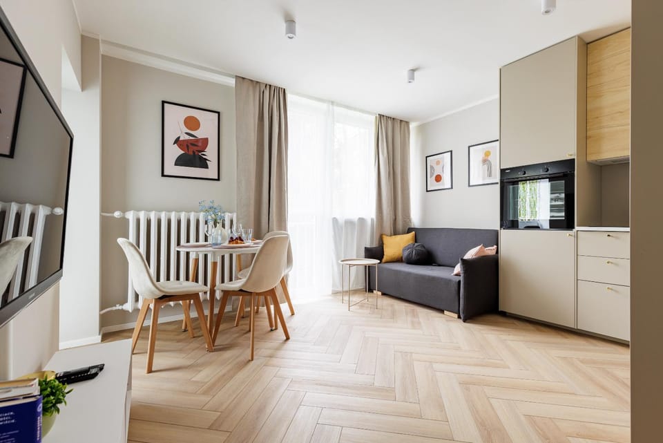 TV and multimedia, Kitchen or kitchenette, Living room, Seating area