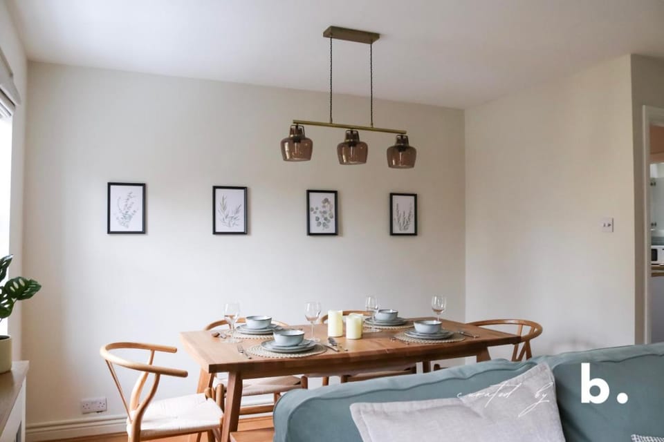 Oxford Urban Nook - Stylish 2-Bed Near City Centre Apartment in Oxford