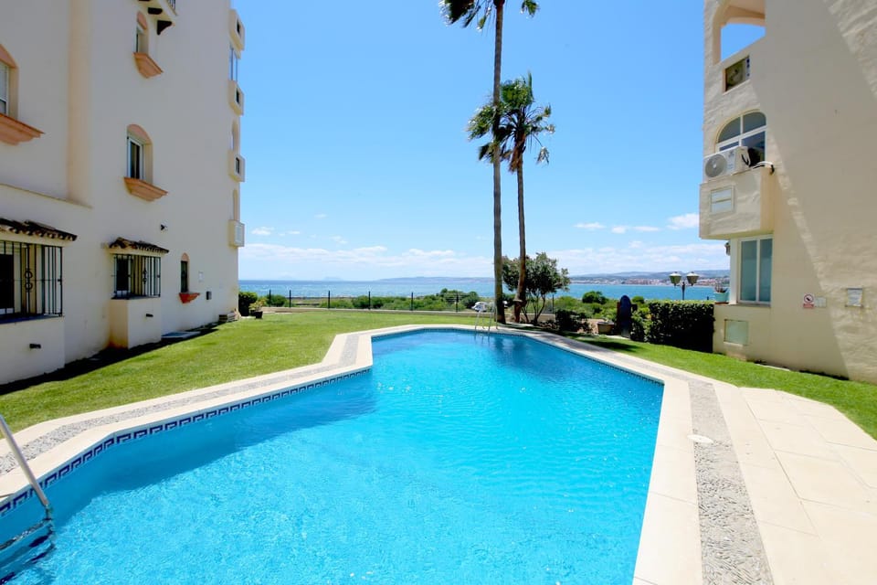 Property building, Garden, Sea view, Swimming pool, Swimming pool