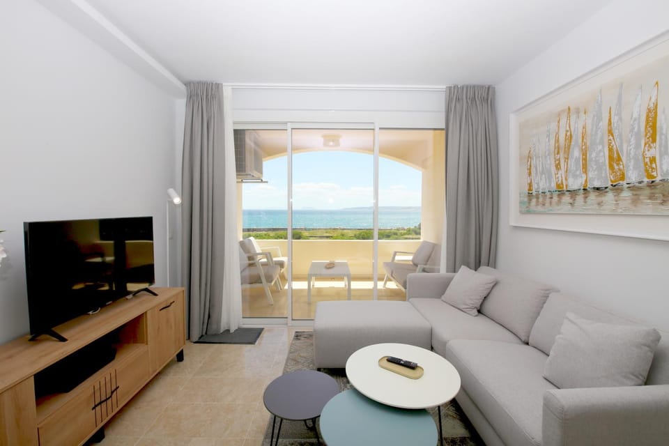TV and multimedia, Living room, Seating area, Sea view