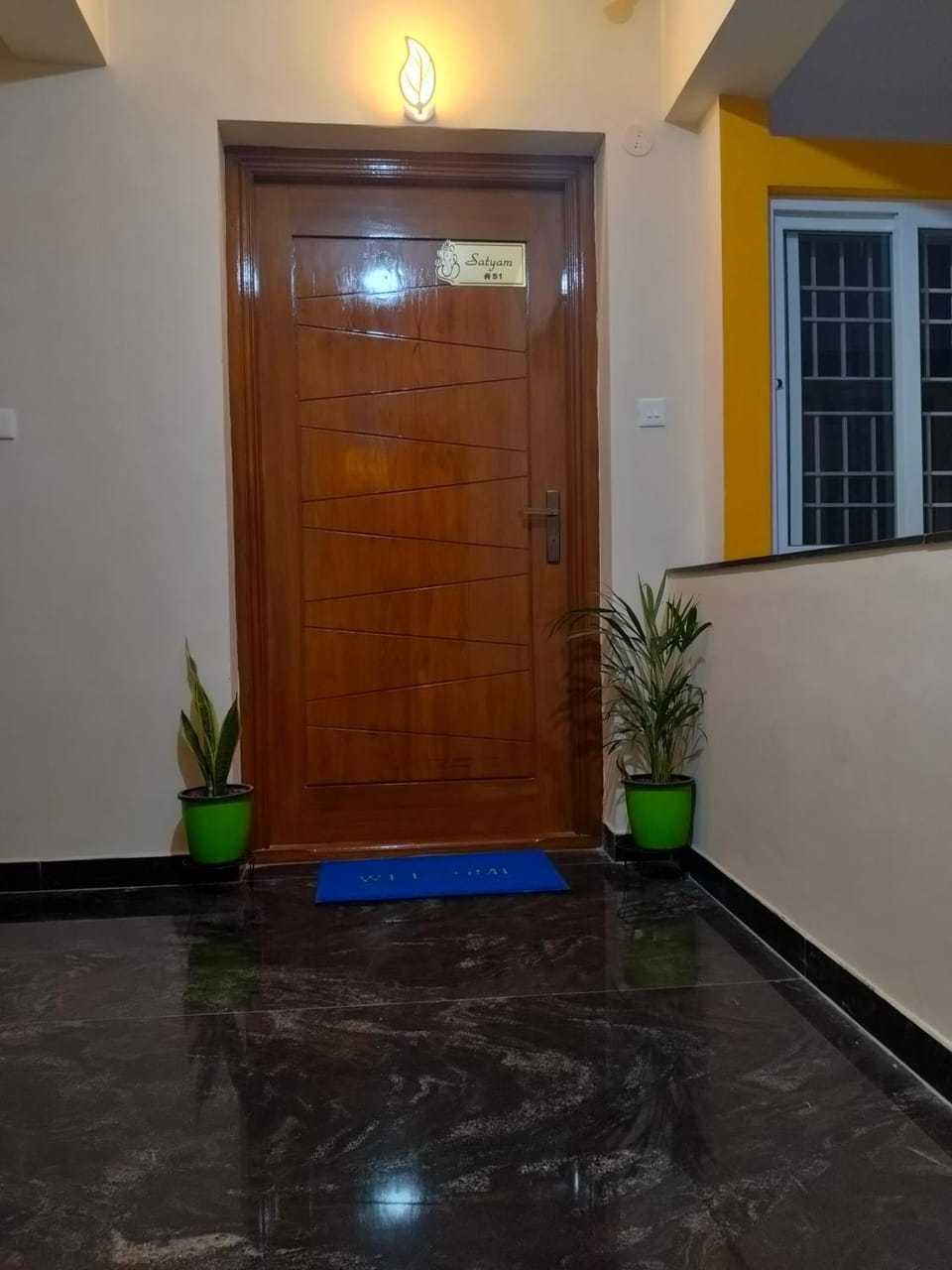Facade/entrance