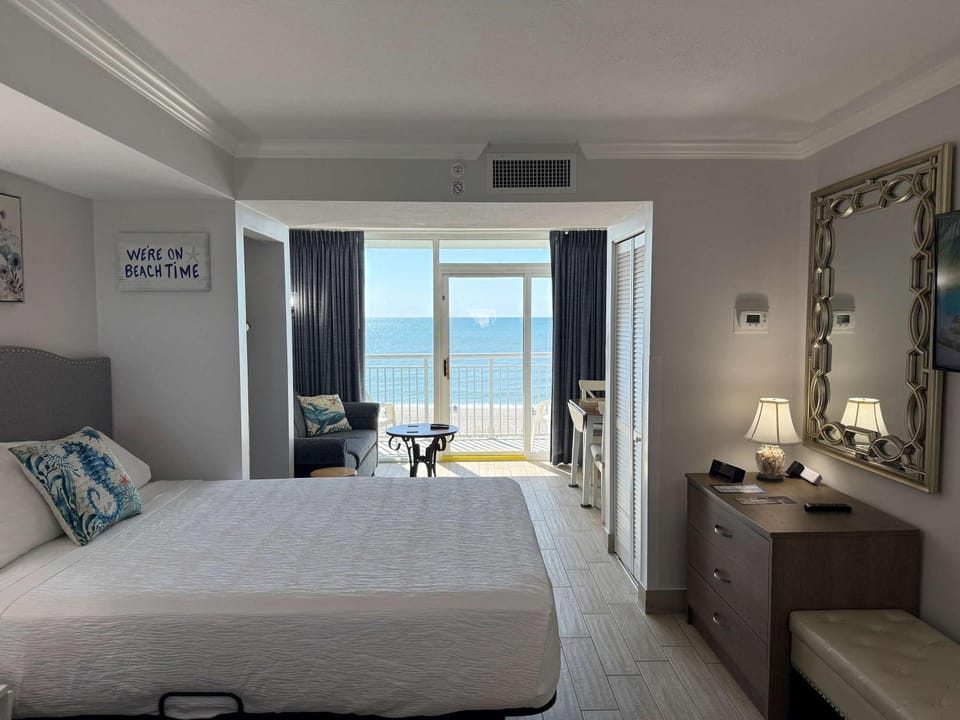 Ocean front one bedroom with an amazing view 404 House in Myrtle Beach
