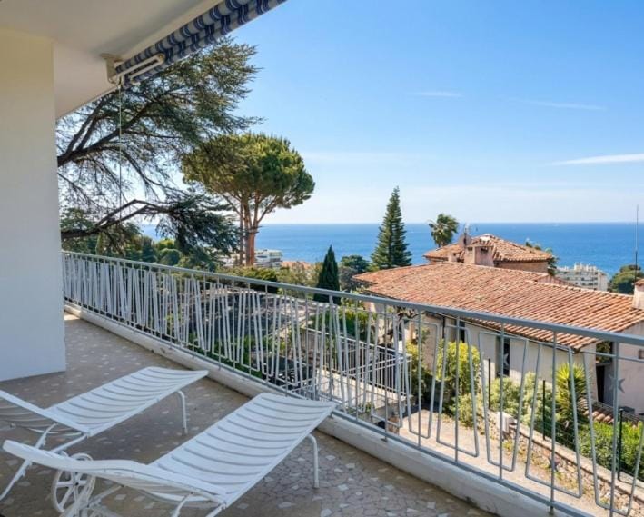 Villa Oasis sea view with 4 bedrooms swimming pool garden Villa in Cannes