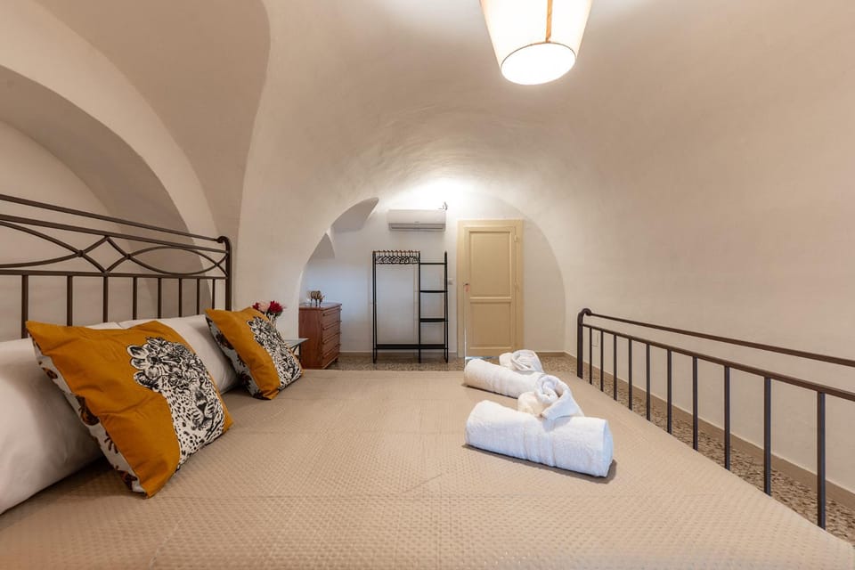 Bed, Photo of the whole room, Bedroom, towels, wardrobe