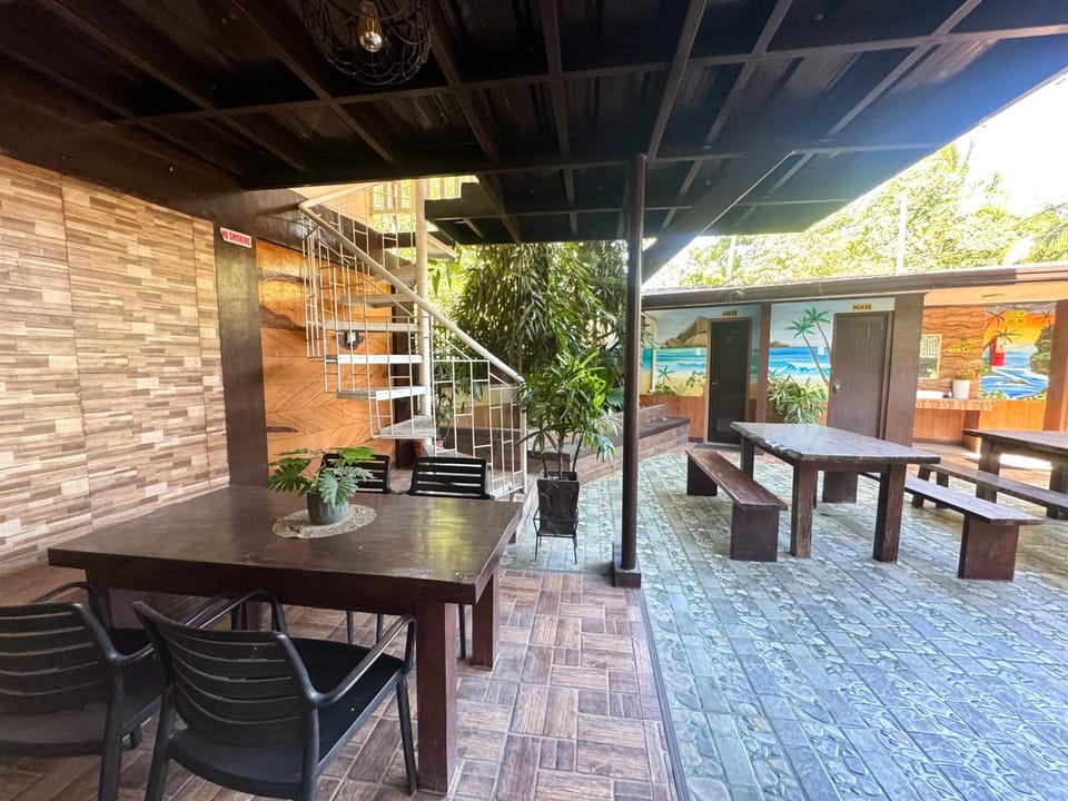 Nazarene Apartelle -R1 Vacation rental in Island Garden City of Samal