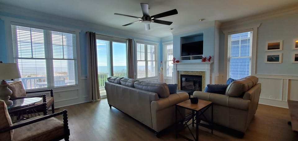 Blueberry Bungalow by Carolina Beach Realty House in Kure Beach