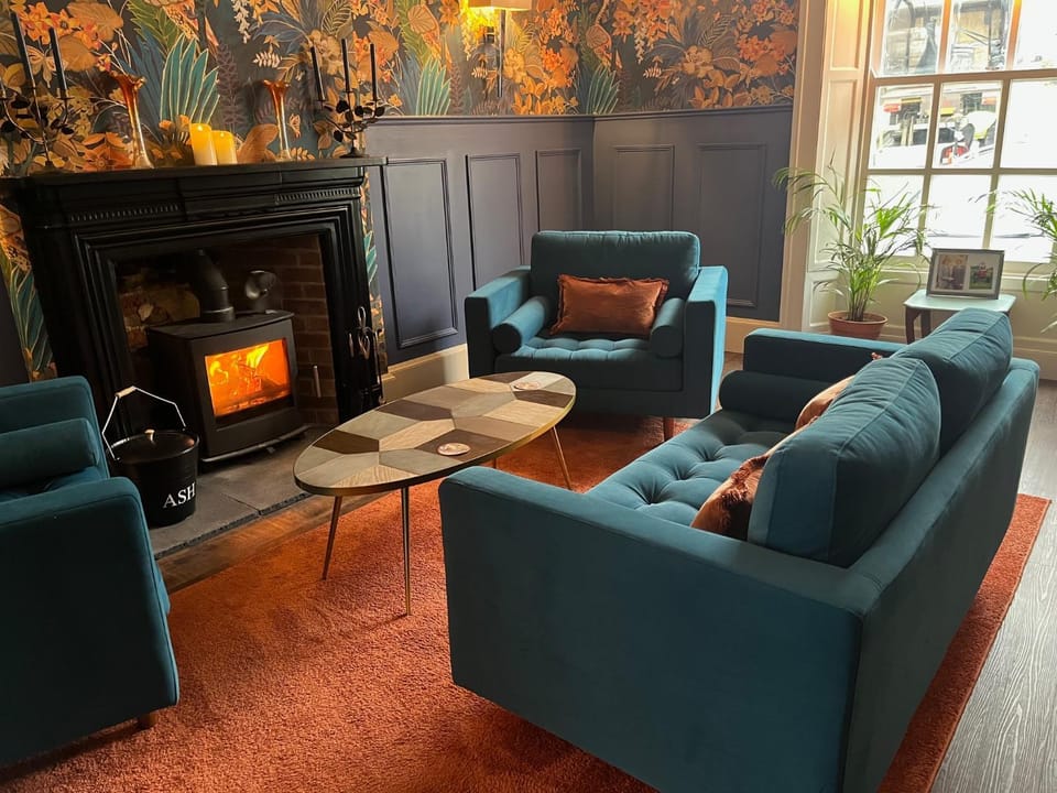 Communal lounge/ TV room