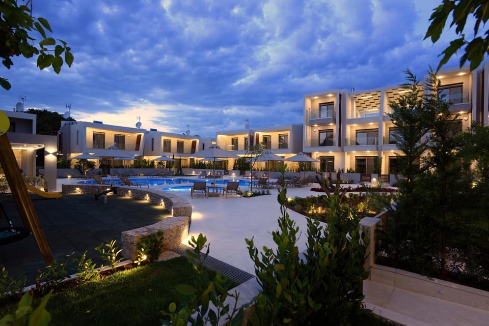 Night, Garden, Pool view