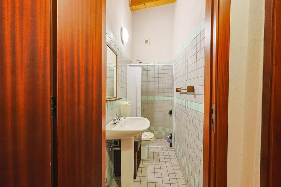 Bathroom, Living room