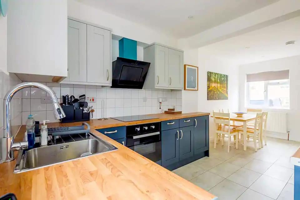 Large Central City House Near River - Sleeps 11 House in Cambridge