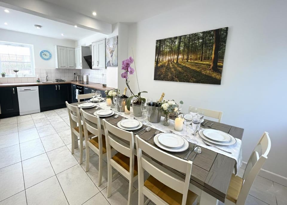 Large Central City House Near River - Sleeps 11 House in Cambridge
