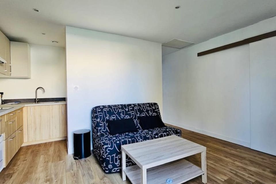 Apartment 2 rooms with garden in La Rochelle House in La Rochelle