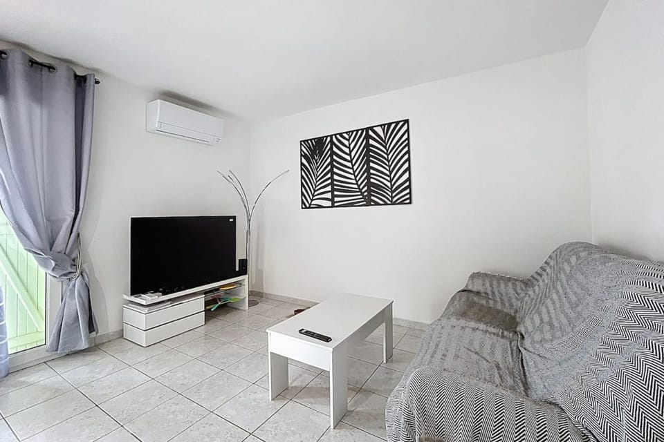 Living room, air conditioner