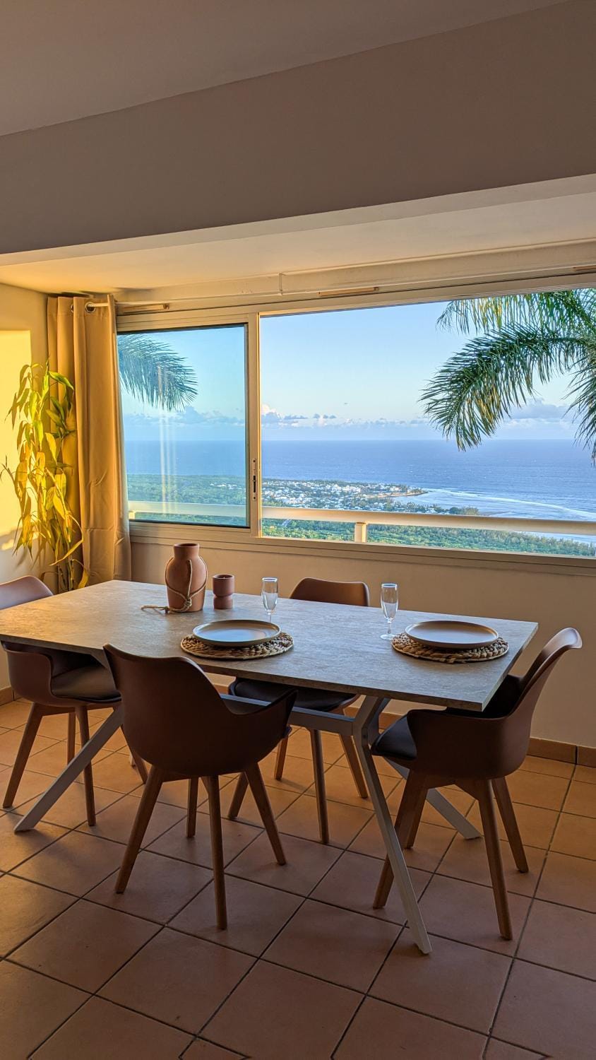 Natural landscape, View (from property/room), Dining area, Sea view, Sunset