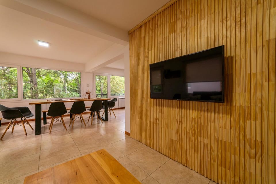 TV and multimedia, Dining area