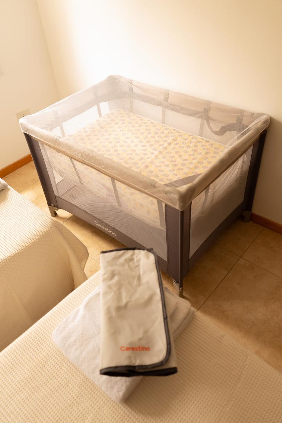 Photo of the whole room, cot