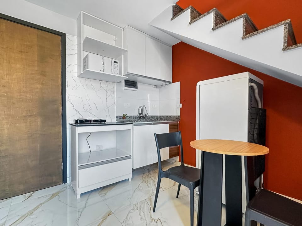 Kitchen or kitchenette, Dining area, stove, toaster