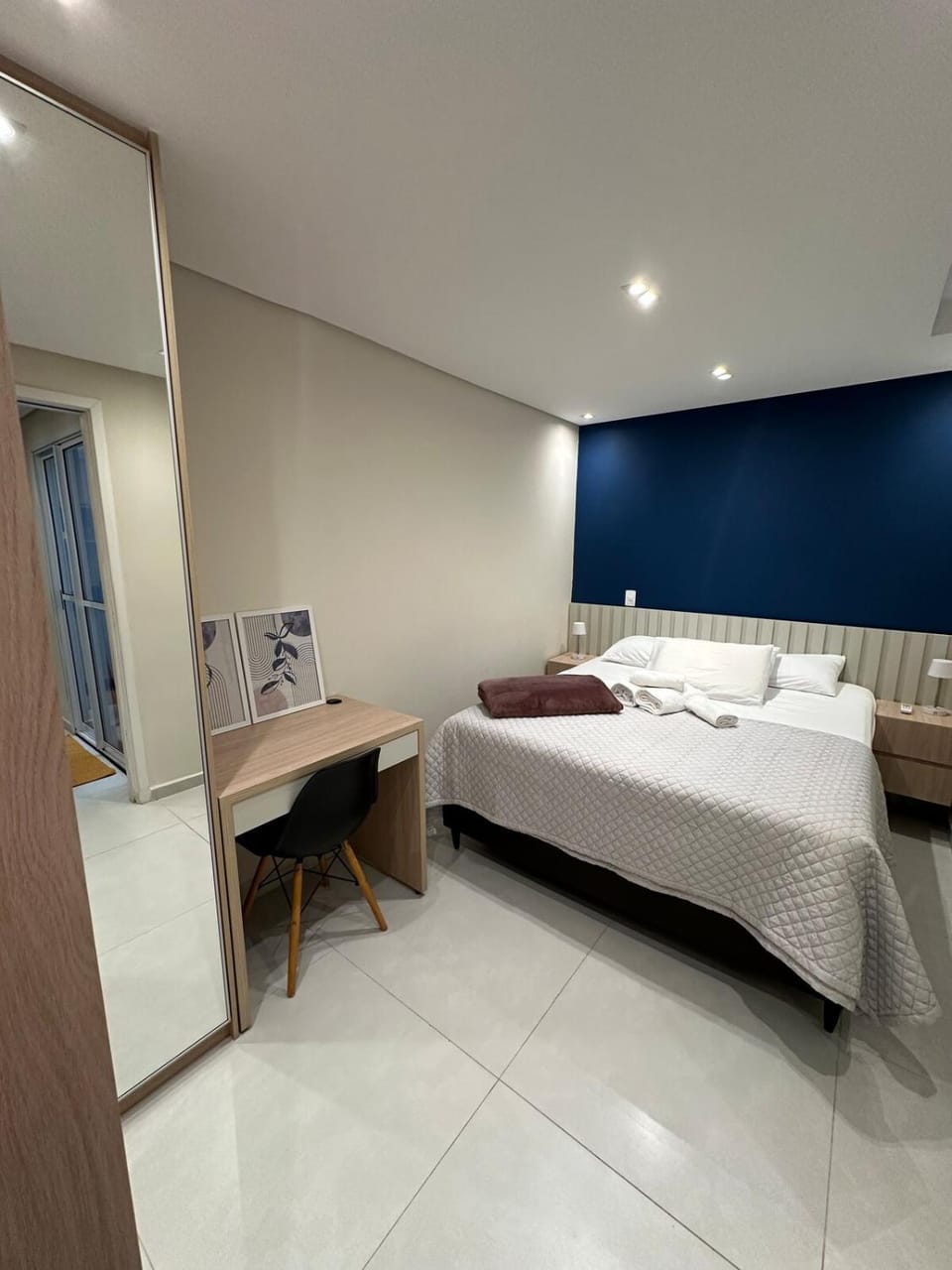 Bed, Bedroom, locker