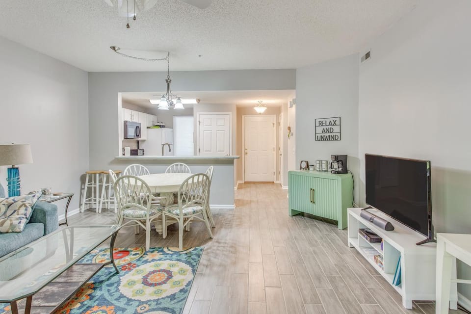 3 Mi to Cherry Grove Beach: Coastal Condo Retreat! House in Little River