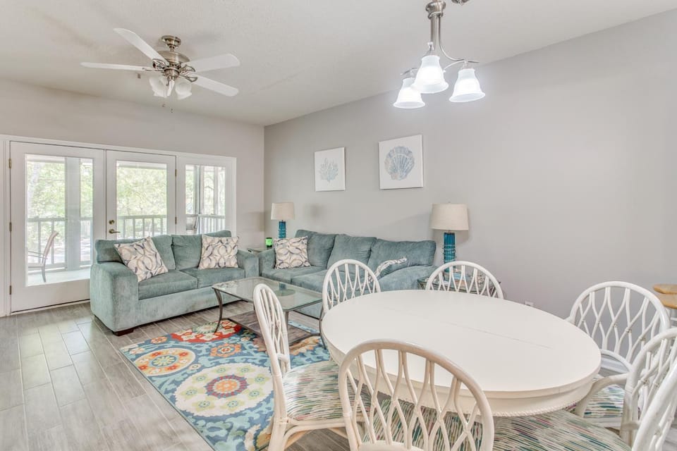 3 Mi to Cherry Grove Beach: Coastal Condo Retreat! House in Little River