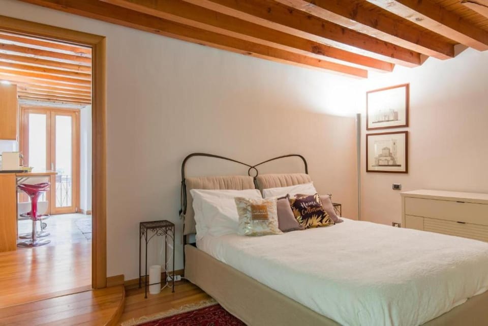 Property building, Living room, Bedroom