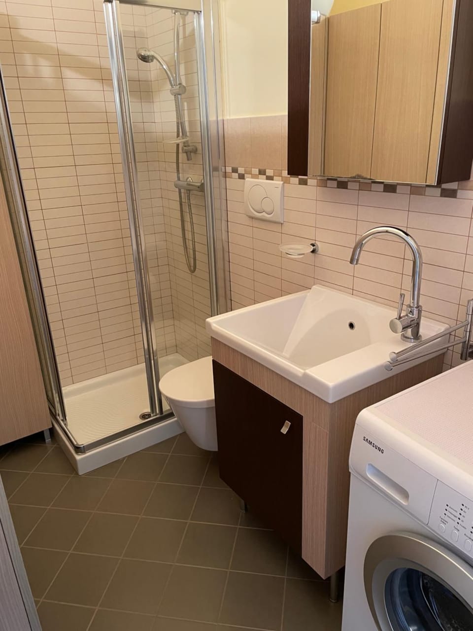Shower, Toilet, Bathroom, washing machine