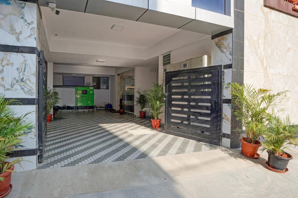 Facade/entrance