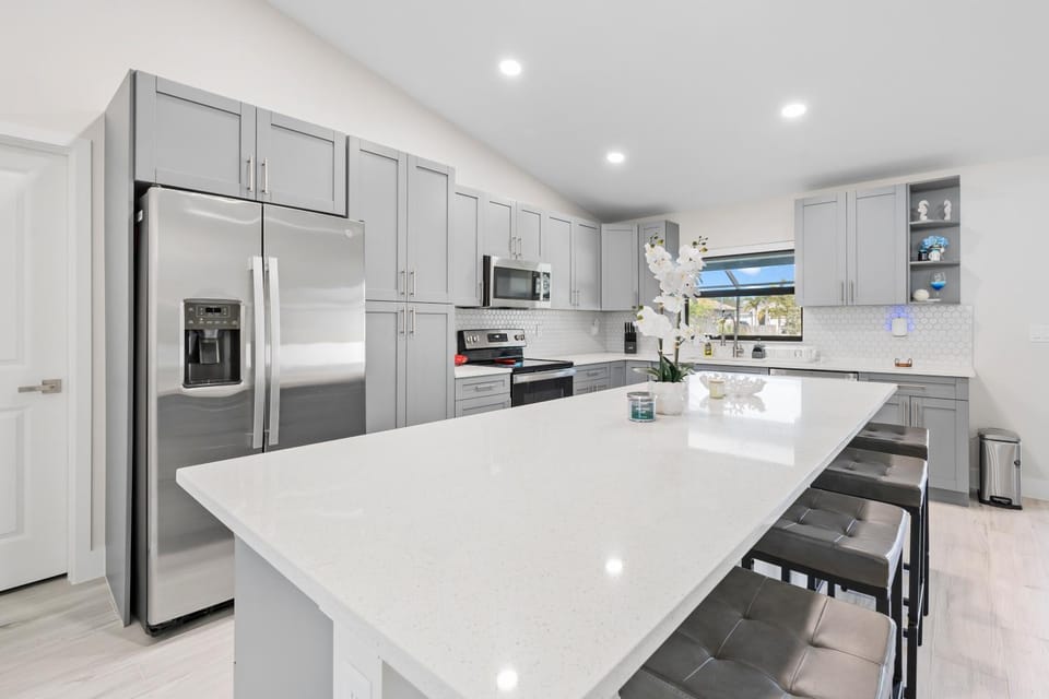 Villa Viera Modern Brand New Home and Pool House in Cape Coral