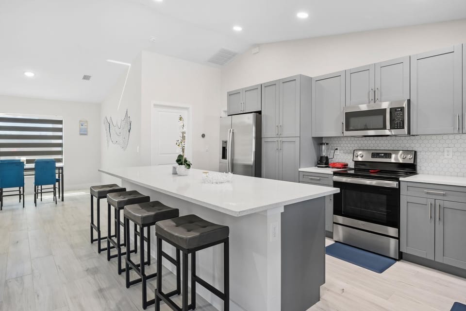 Villa Viera Modern Brand New Home and Pool House in Cape Coral