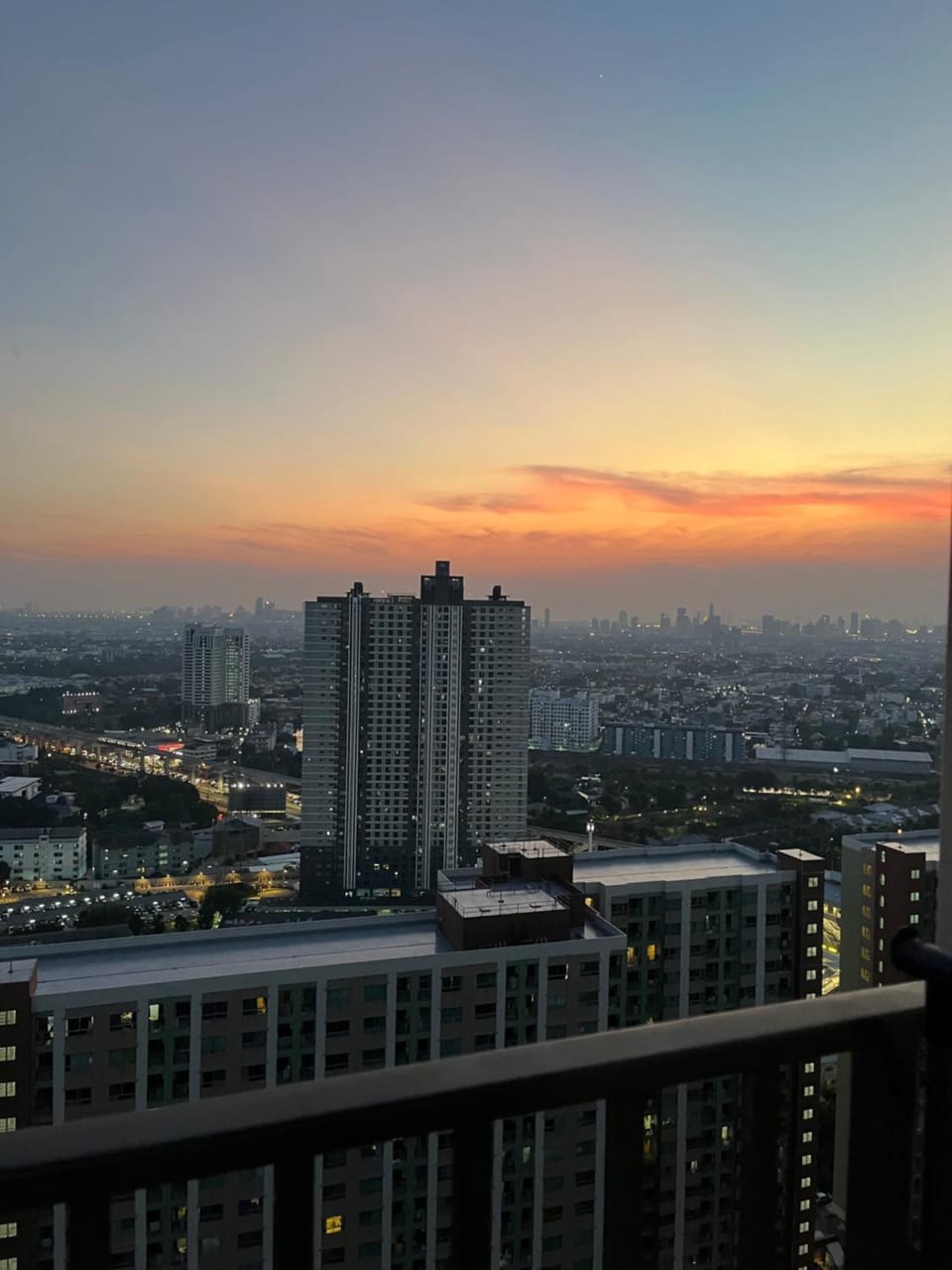 1BR Free pool&gym fast WIFI Airport Link Apartment in Bangkok