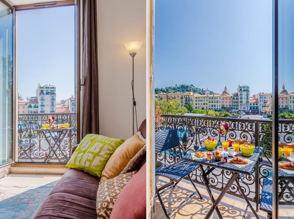 View (from property/room), Balcony/Terrace, City view
