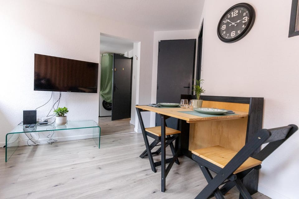 TV and multimedia, Dining area