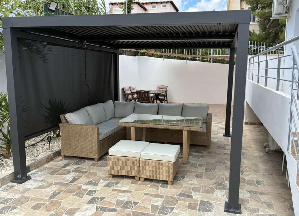 Patio, Day, Seating area