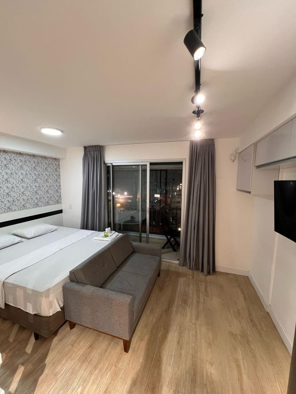Bed, Photo of the whole room