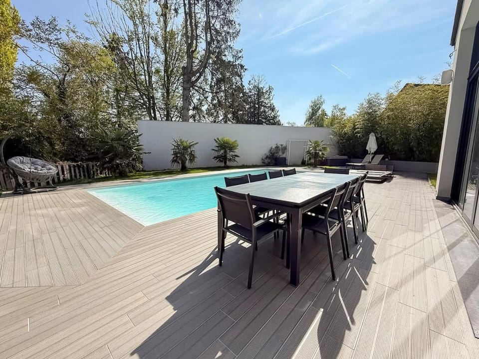 Villa haut de gamme avec Piscine, Bar et Cinéma Villa in Île-de-France
