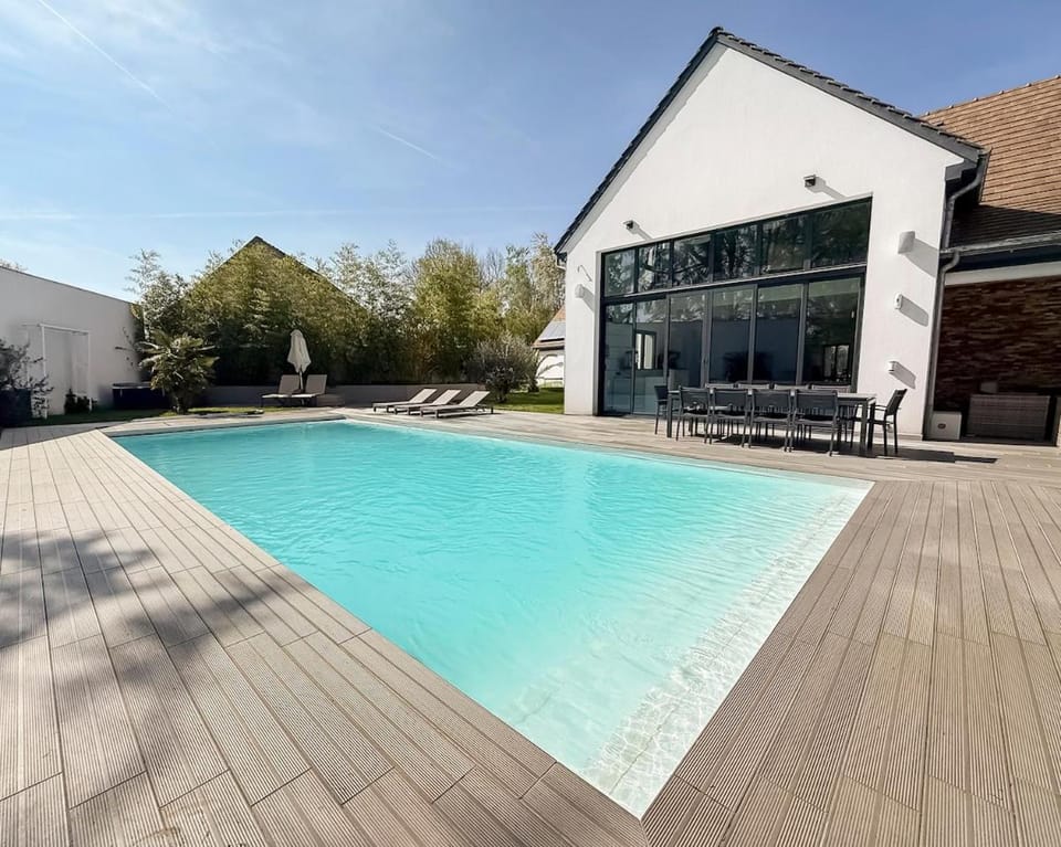 Villa haut de gamme avec Piscine, Bar et Cinéma Villa in Île-de-France