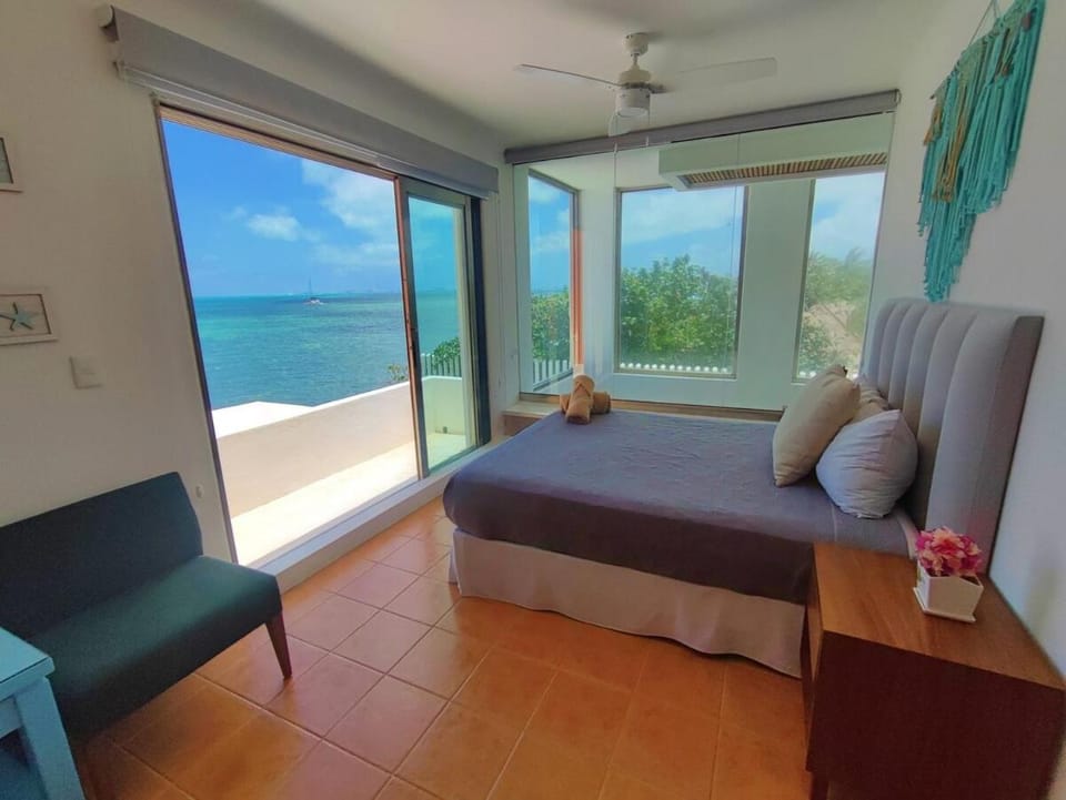 Bed, Photo of the whole room, Bedroom, Sea view
