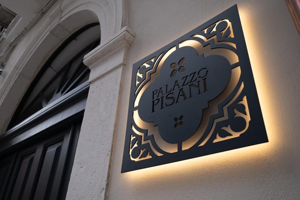 Property logo or sign, Logo/Certificate/Sign, Street view, Certificate/Award