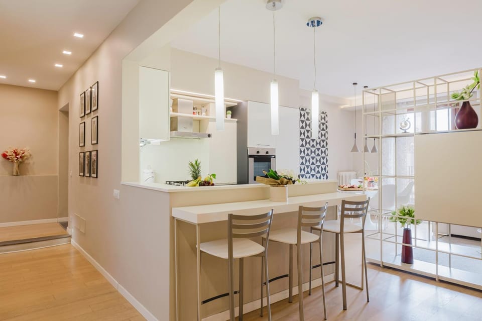 Kitchen or kitchenette, Dining area, stove