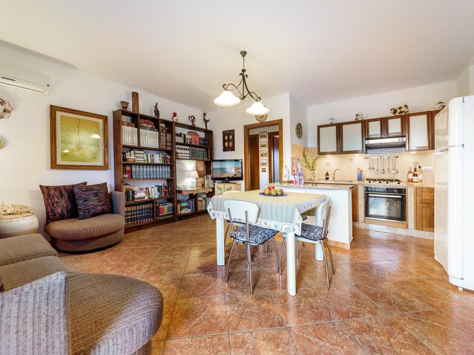 Coffee/tea facilities, Kitchen or kitchenette, Living room, Seating area, Dining area, oven