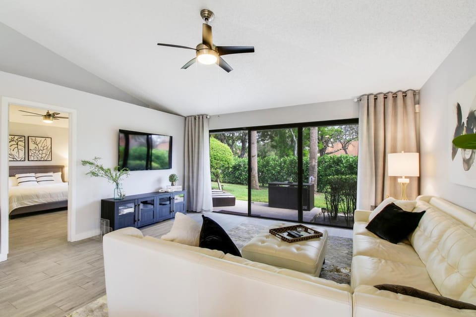 The Bougie Bungalow, PGA Villa in Palm Beach Gardens