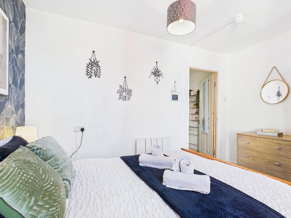 Whitehaven Nest - Sleeps 4 - Cosy Escape Apartment in Copeland District