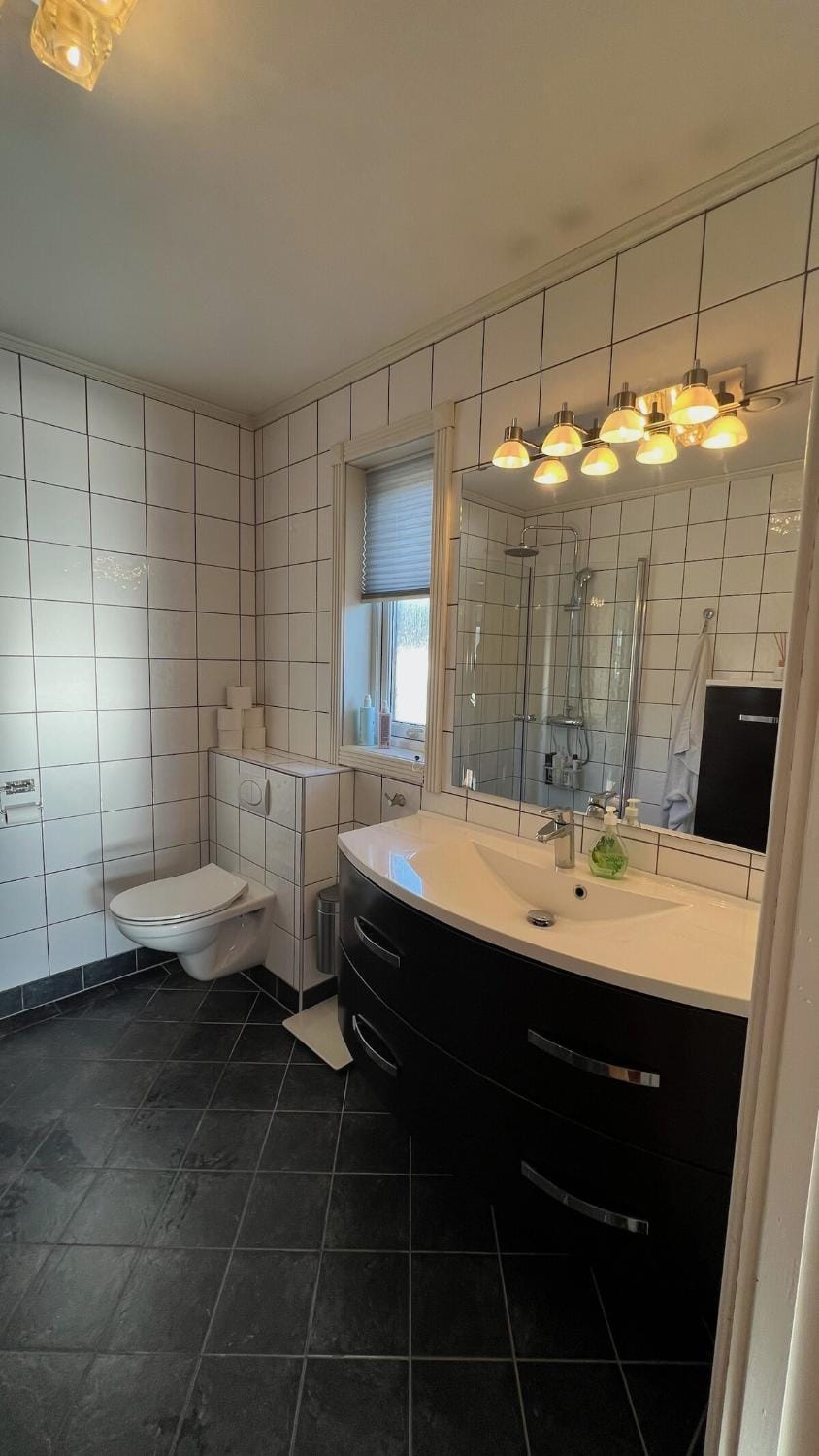 Villa with heated pool and magnificent view Villa in Bergen