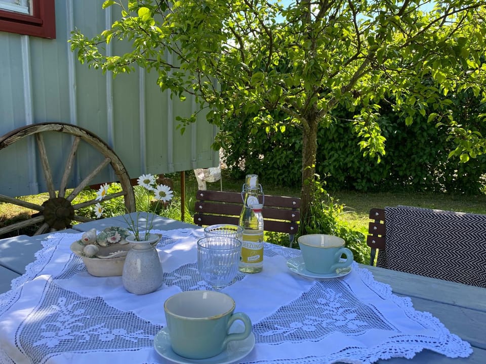 Garden, Seating area