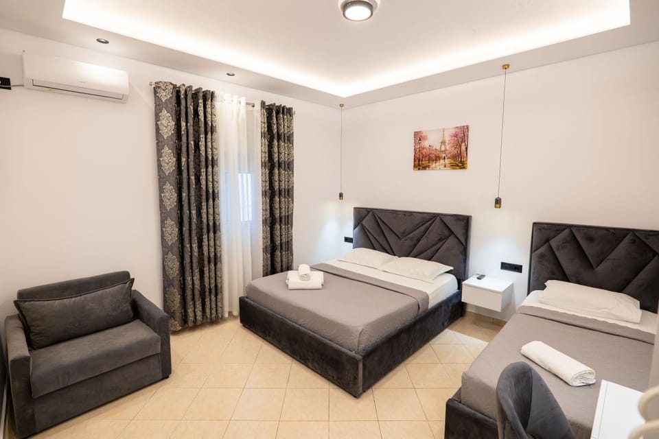 Living room, Photo of the whole room, Bedroom, air conditioner