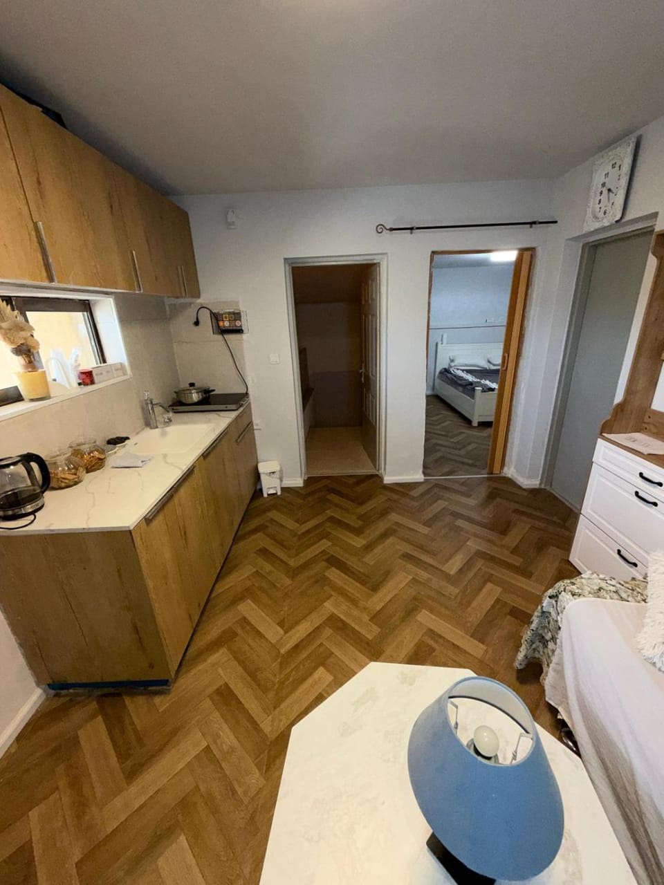 Living room, Bedroom, kitchen