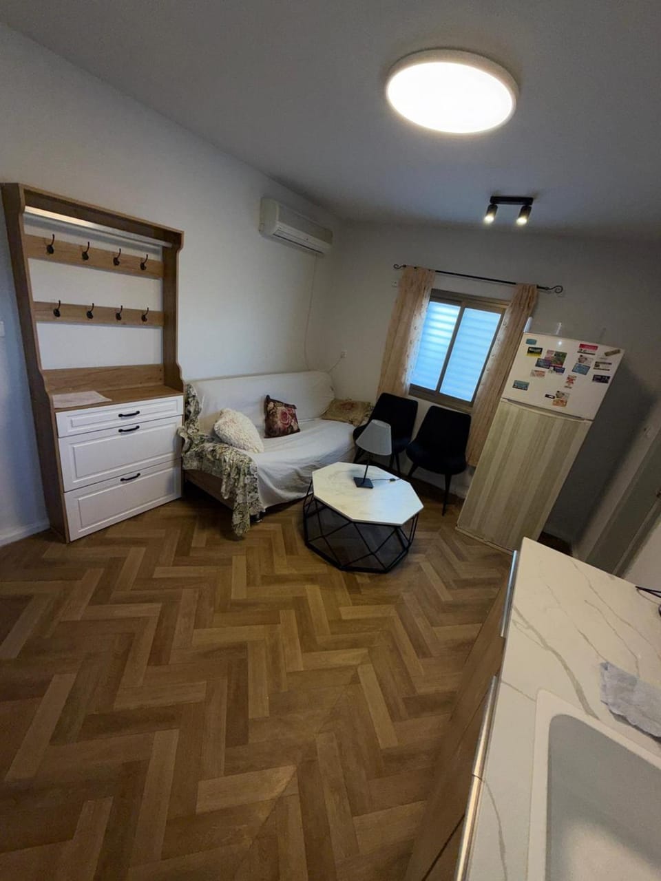 Living room, Dining area, microwave, air conditioner
